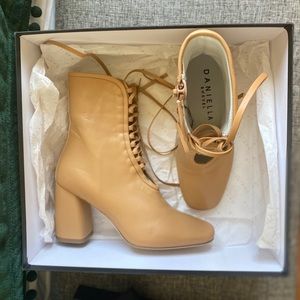 Daniella Shevel Belladonnas (NEW) size 5.5/6 US